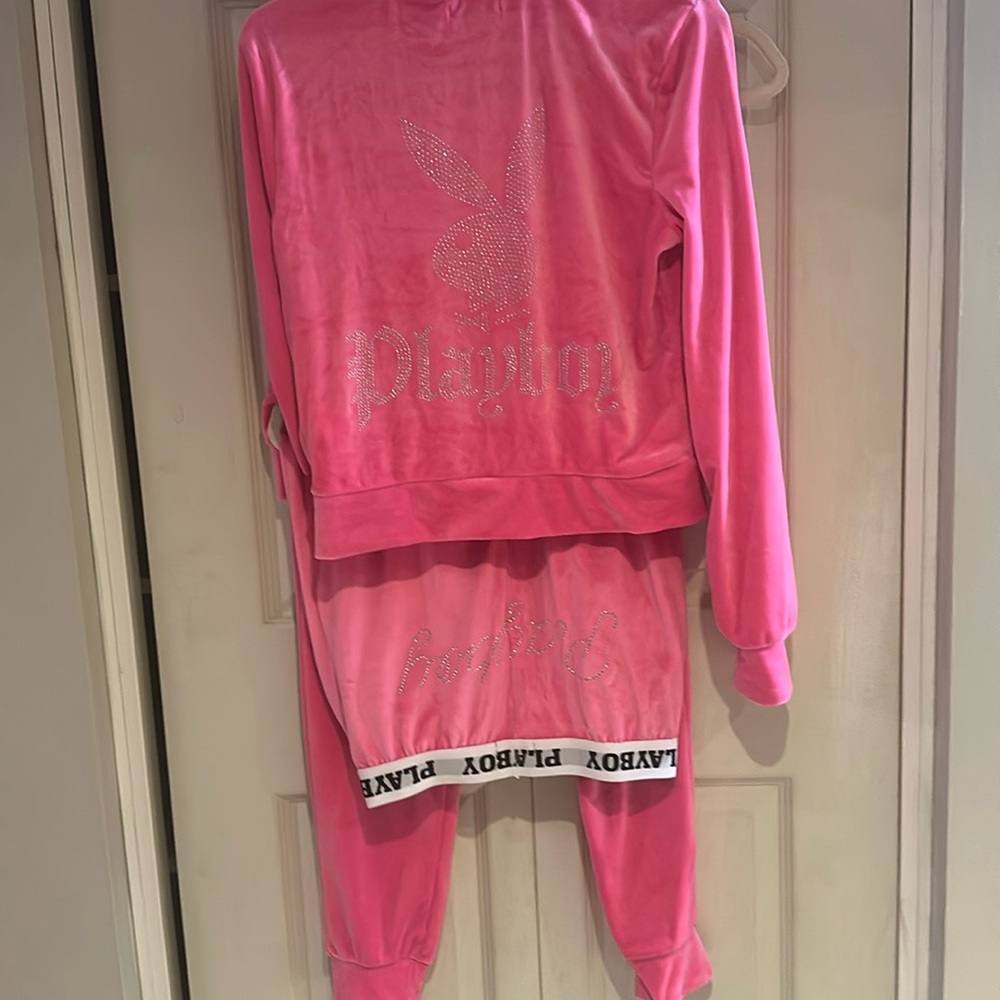Playboy lounge velour set
Brand new